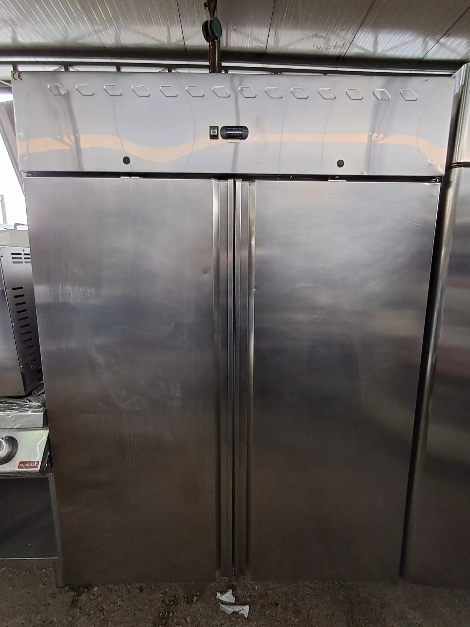 Armadio frigo Usato da 1400 litri