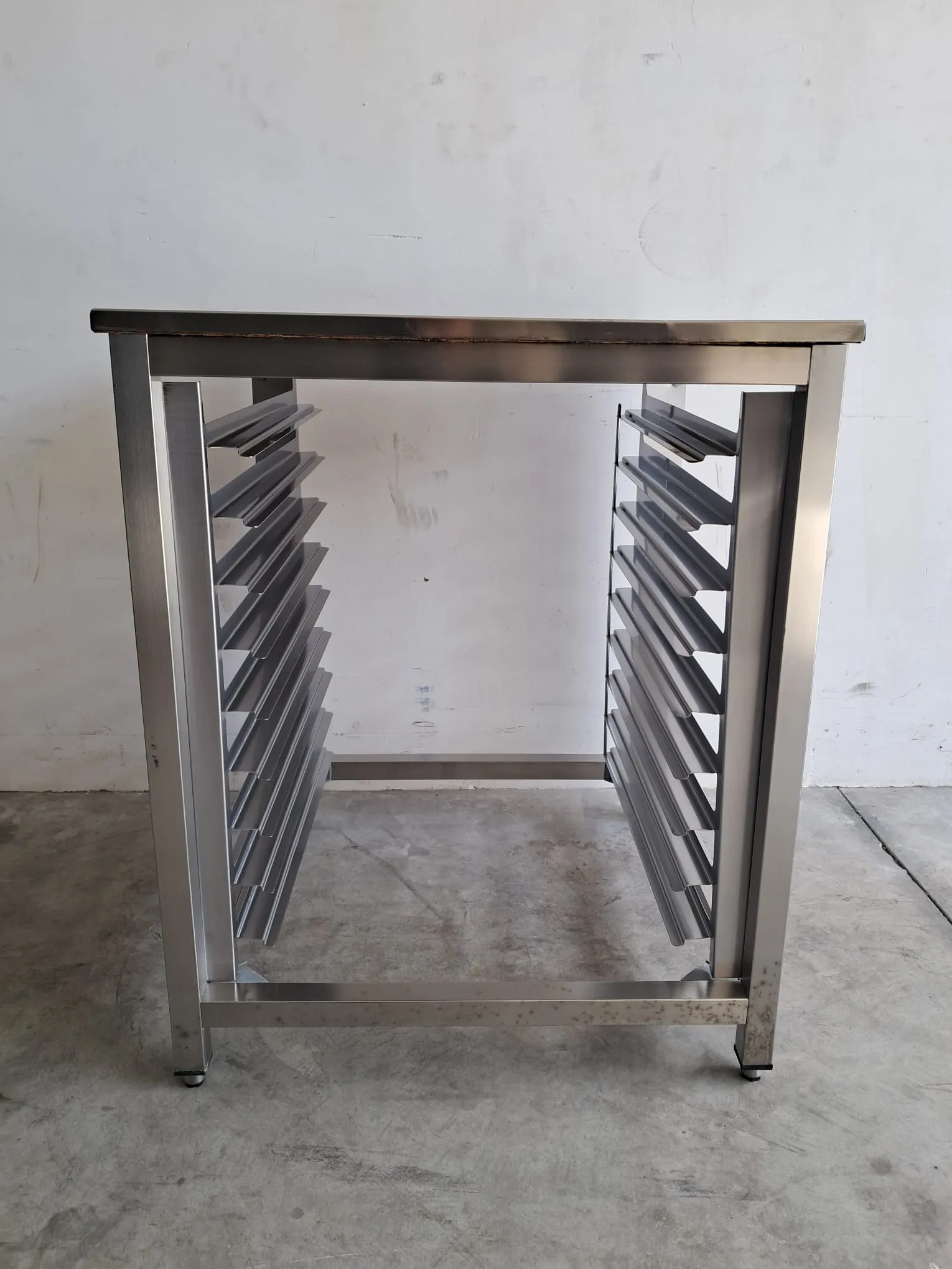 Tavolo neutro porta teglie